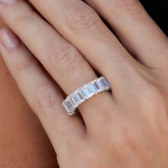 SAVVY CIE JEWELS Sterling Silver Bold Baguette CZ Ring Size 8 NEW - Picture 2 of 5